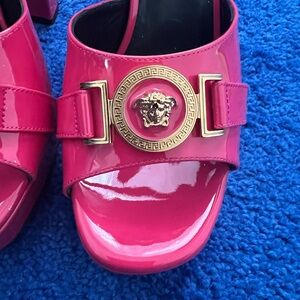 VERSACE Medusa Insignia Patent Leather D'Orsay Pumps 37.5